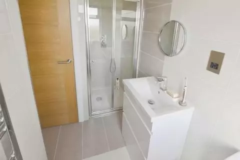 1 bedroom in a house share to rent - View 5