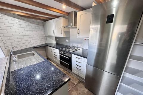 2 bedroom detached house to rent, Chapel-En-Le-Frith, High Peak