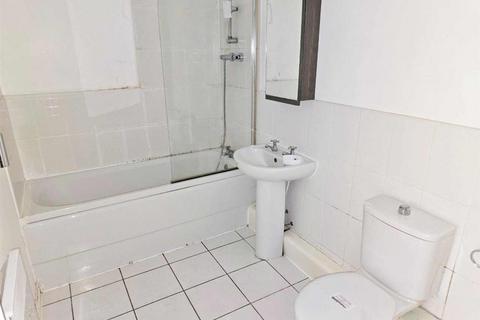 2 bedroom ground floor flat for sale, Kilmaine Avenue, MANCHESTER