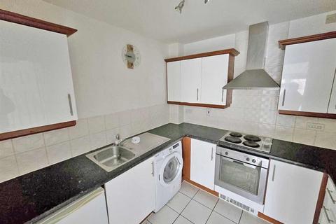 2 bedroom ground floor flat for sale, Kilmaine Avenue, MANCHESTER