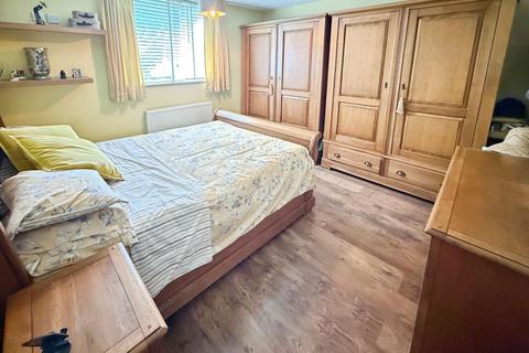 2 bedroom bungalow for sale, Thorpe Avenue, Lincolnshire LN1