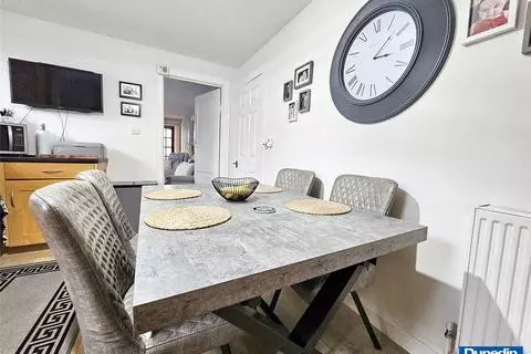 2 bedroom detached house to rent - View 5