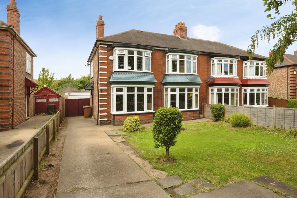 3 bedroom semi-detached house for sale