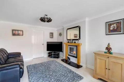4 bedroom detached house for sale - View 2