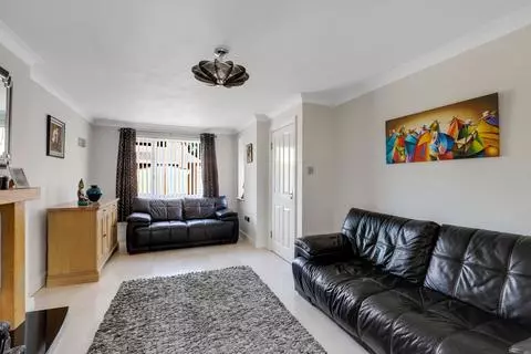 4 bedroom detached house for sale - View 4