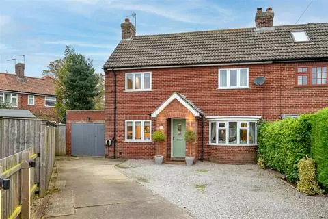 4 bedroom semi-detached house for sale