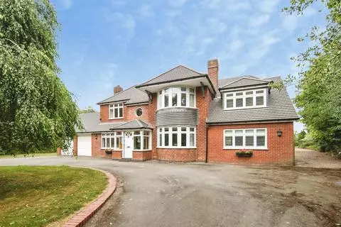 5 bedroom detached house for sale