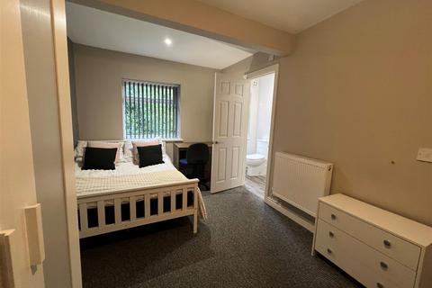 1 bedroom in a house share to rent, Cranbrook Avenue, Hull