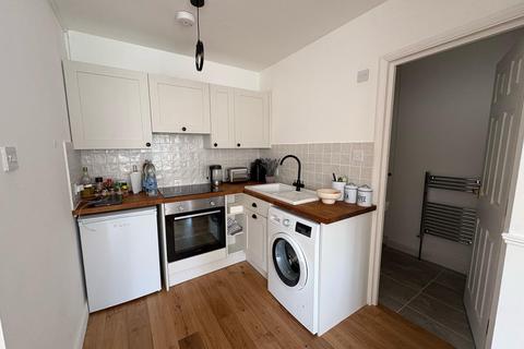 1 bedroom flat to rent, Cornfield Road, Eastbourne, BN21