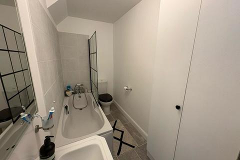 1 bedroom flat to rent, Cornfield Road, Eastbourne, BN21