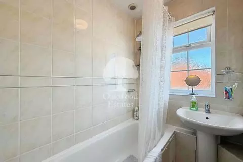 2 bedroom maisonette to rent - View 3
