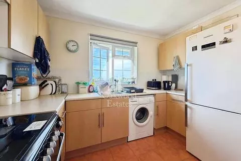 2 bedroom maisonette to rent - View 4
