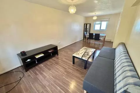 3 bedroom house to rent - View 4