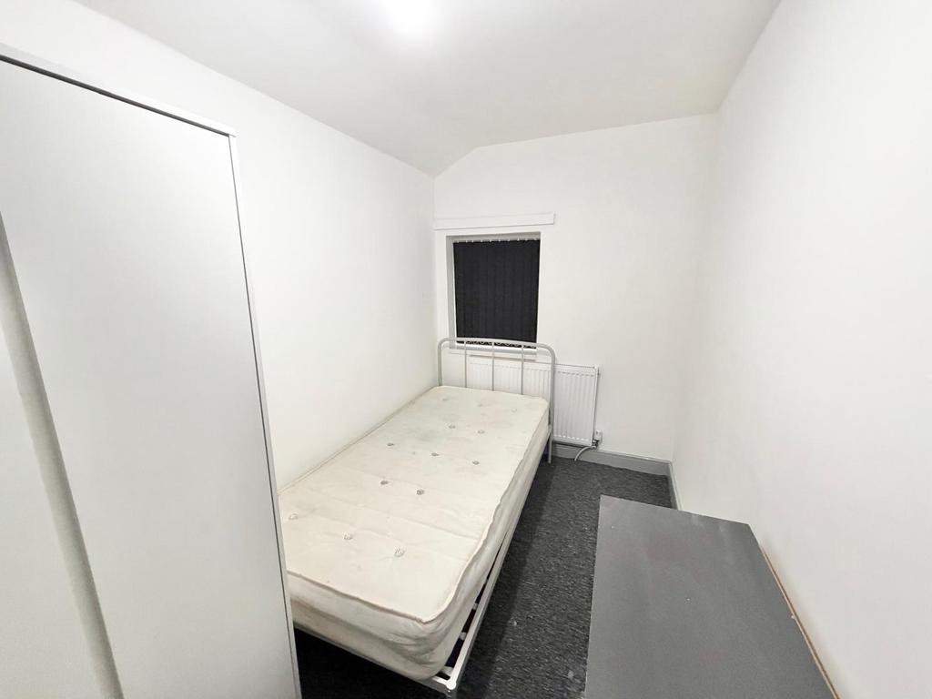 House in Birmingham, Winson Green - View 2