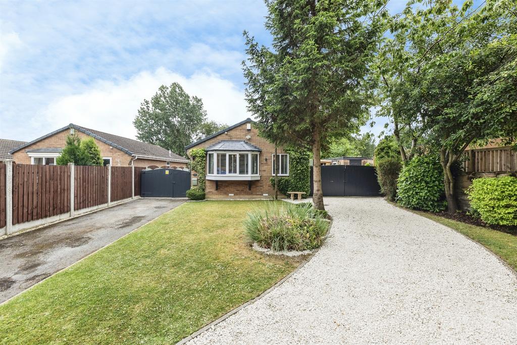 2 bedroom detached bungalow for sale