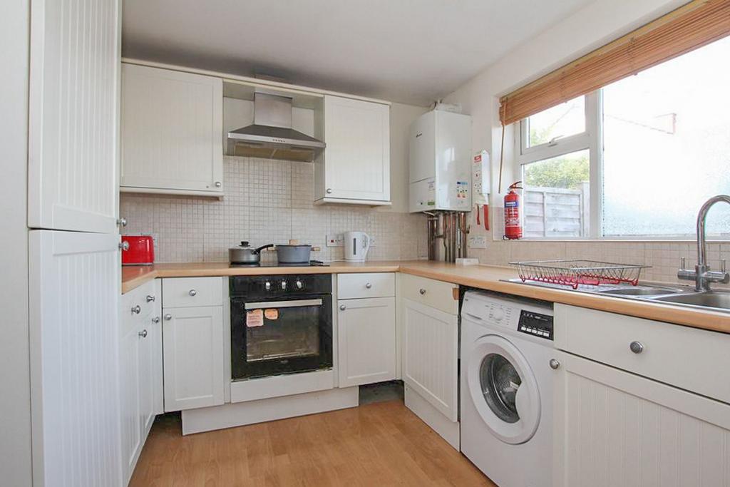 4 bedroom house of multiple occupation to rent