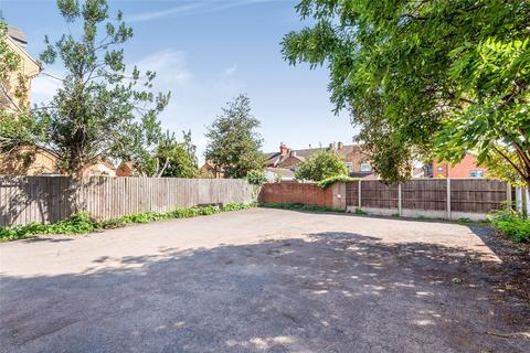 1 bedroom flat for sale, Ampthill Road, BEDFORD, Bedfordshire, MK42