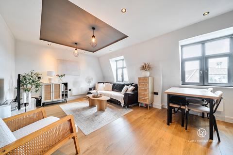 1 bedroom flat for sale, Sandbanks Road, Poole BH15
