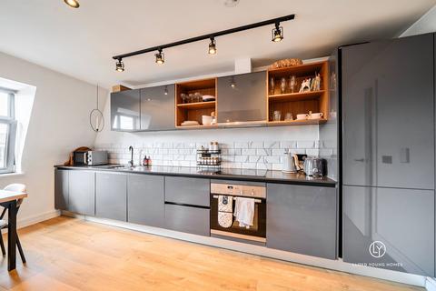 1 bedroom flat for sale, Sandbanks Road, Poole BH15