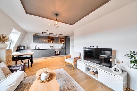1 bedroom flat for sale, Sandbanks Road, Poole BH15