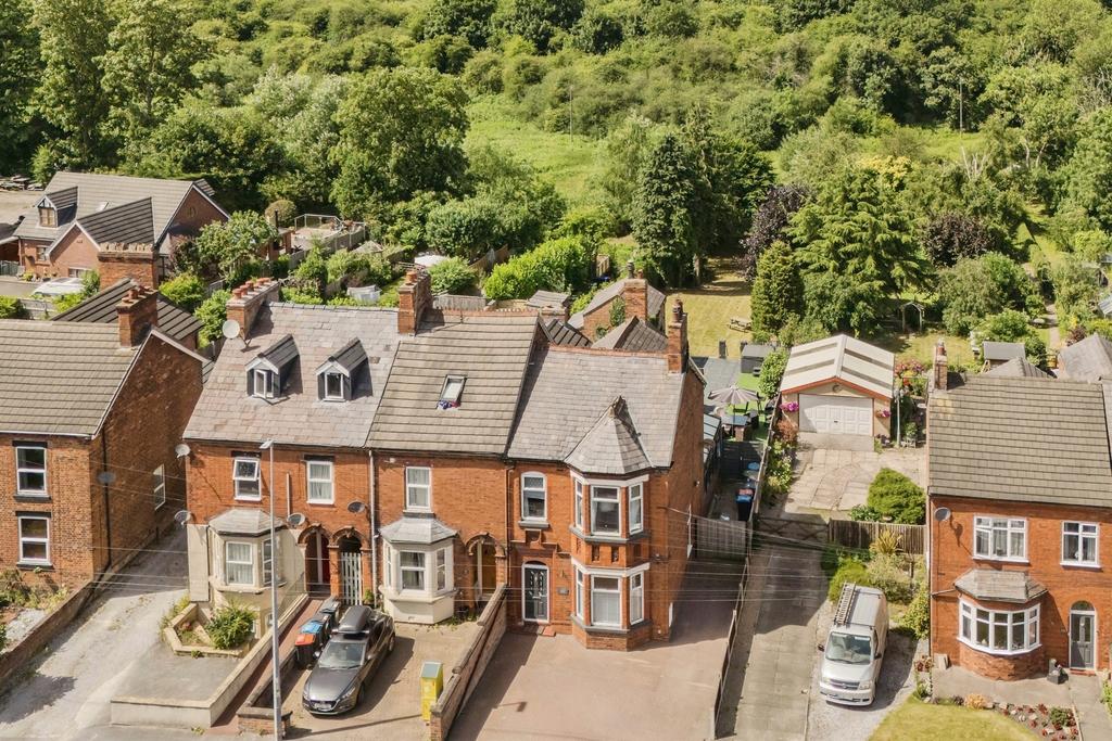 3 bedroom end of terrace house for sale