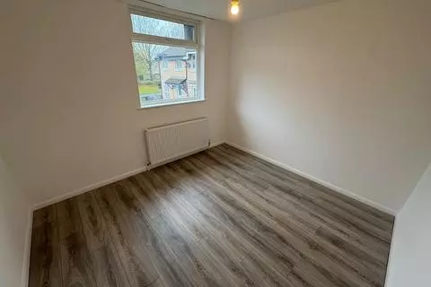 3 bedroom house to rent - View 2