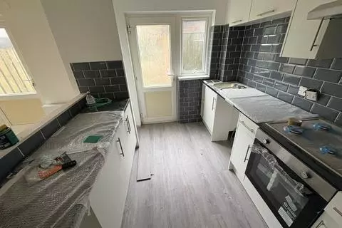 3 bedroom house to rent - View 5