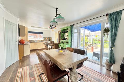 2 bedroom semi-detached bungalow for sale, Netley Road, Titchfield Common