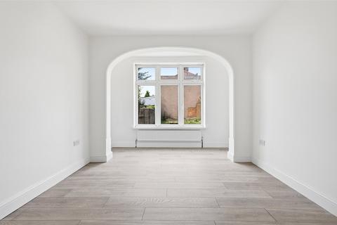 3 bedroom terraced house to rent, Vine Gardens, Ilford IG1