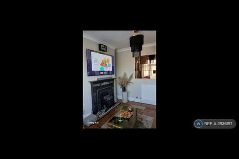 3 bedroom semi-detached house to rent, Rochdale Road, Manchester, M9