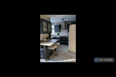 3 bedroom semi-detached house to rent, Rochdale Road, Manchester, M9