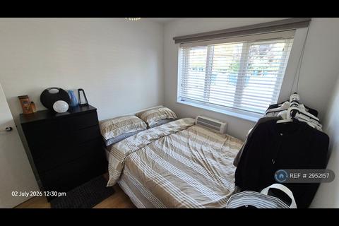1 bedroom flat to rent, Hale Lane, London, NW7