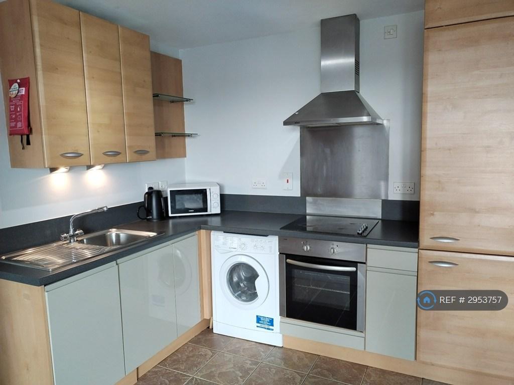 Apartment in Leeds, West Yorkshire - View 5