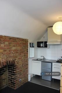 1 bedroom in a house share to rent, Clifton Road, Kingston Upon Thames, KT2