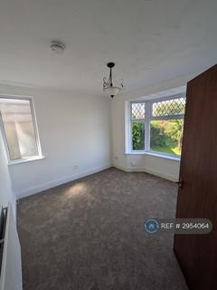3 bedroom semi-detached house to rent, Tycoch Road, Swansea, SA2