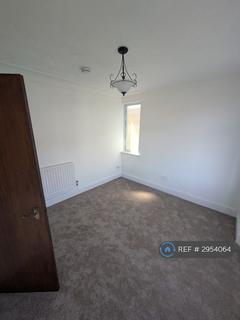 3 bedroom semi-detached house to rent, Tycoch Road, Swansea, SA2