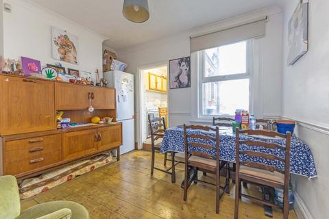 2 bedroom terraced house for sale, Hillside, Slough SL1