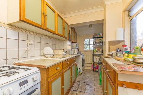 2 bedroom terraced house for sale, Hillside, Slough SL1