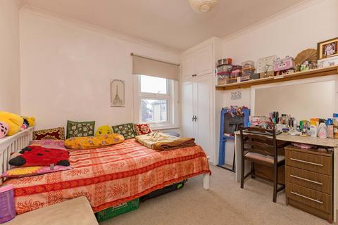 2 bedroom terraced house for sale, Hillside, Slough SL1