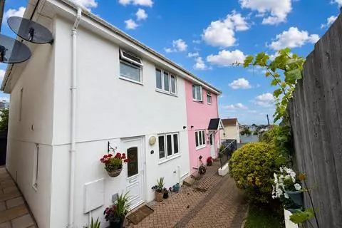 3 bedroom semi-detached house to rent,