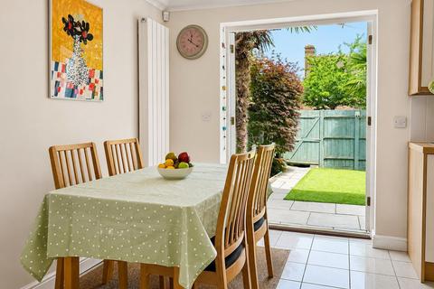 4 bedroom terraced house for sale, Chapel Walk, Couslsdon CR5