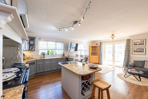 6 bedroom detached house for sale, Tydd St Mary, Wisbech