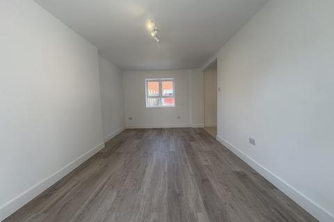 4 bedroom terraced house to rent, Garden Avenue, Hatfield AL10