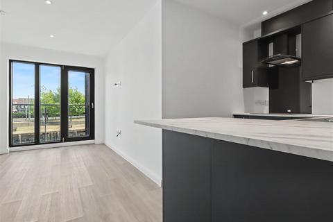 2 bedroom flat for sale, Sidegate Road, Runham Vauxhall