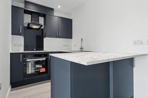 2 bedroom flat for sale, Sidegate Road, Runham Vauxhall