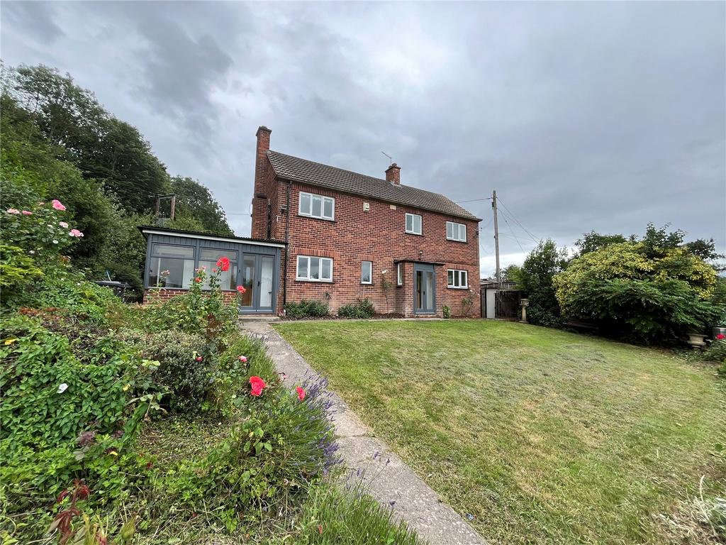 4 bedroom detached house to rent