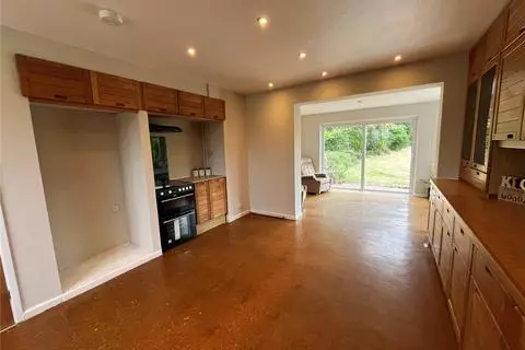 4 bedroom detached house to rent - View 3