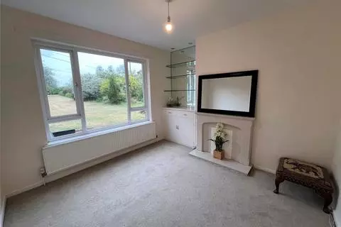 4 bedroom detached house to rent - View 4