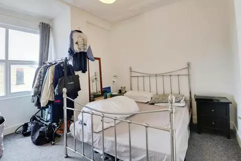 1 bedroom apartment to rent - View 5