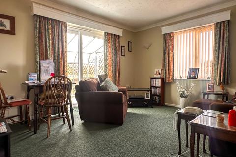 2 bedroom bungalow for sale, Kingshill Gardens, Nailsea, North Somerset, BS48